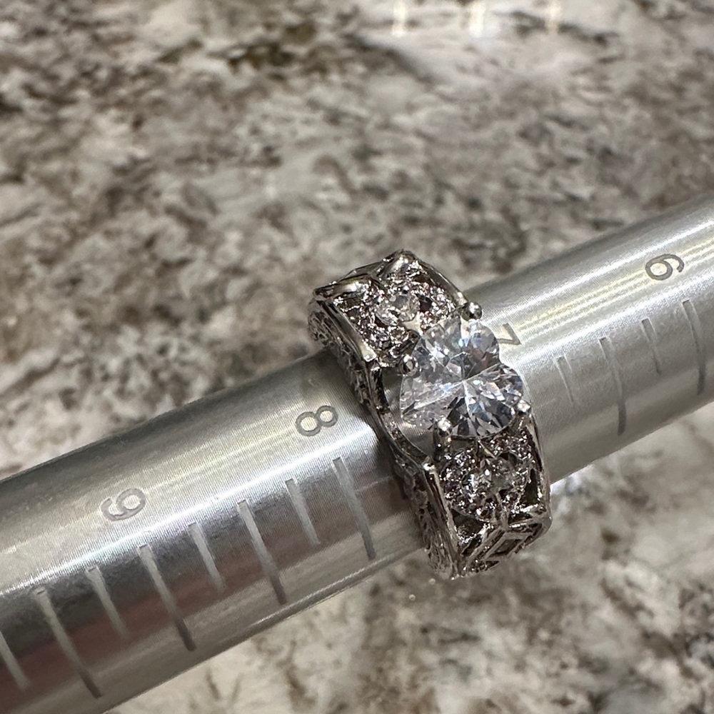 👑Elegant Silver Rhinestone Ring